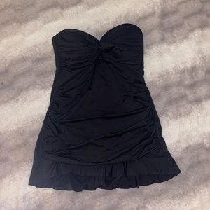 Super cute one piece skirted bathing suit black